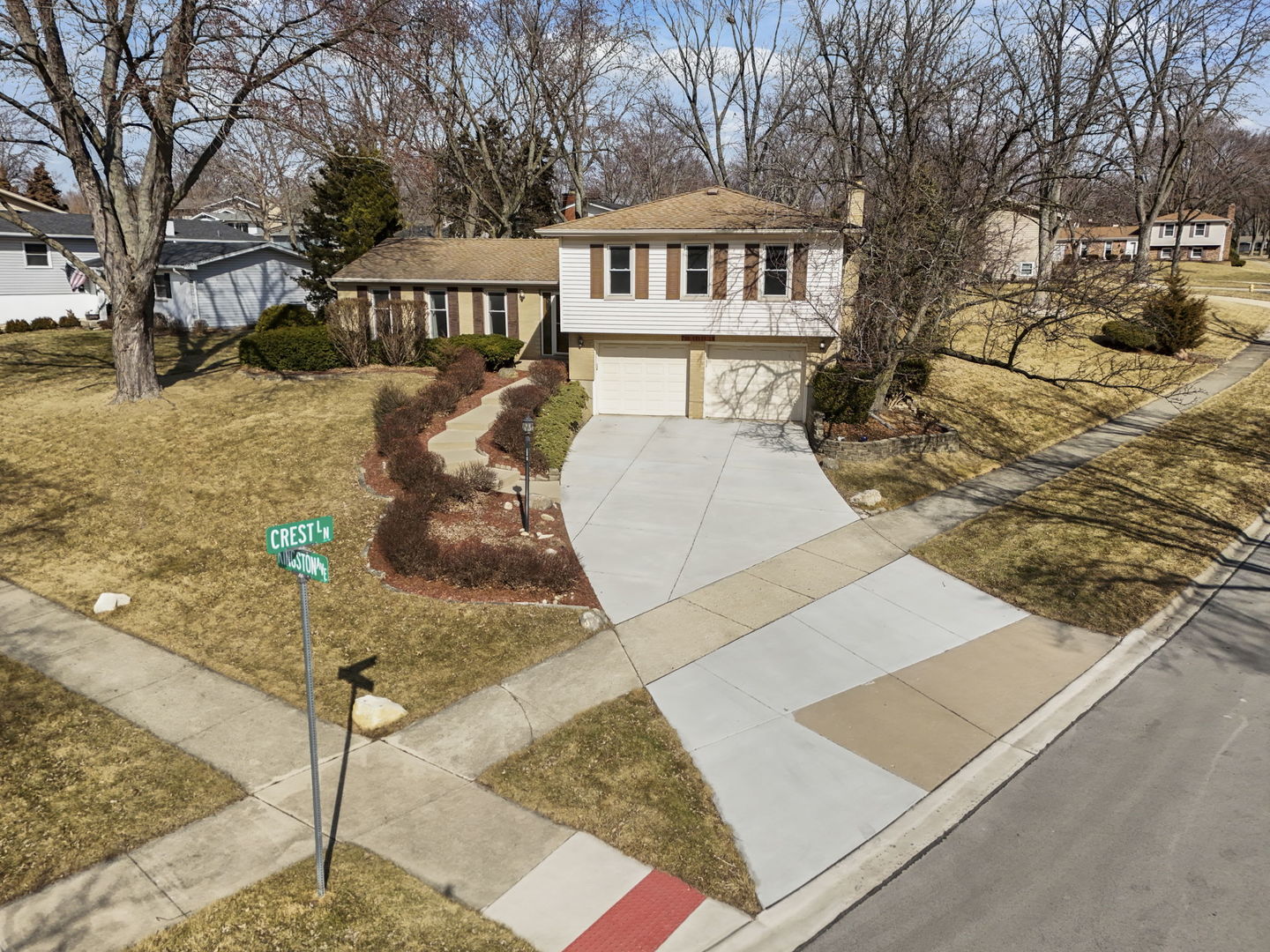 706 Crest Lane, Lisle, IL 60532