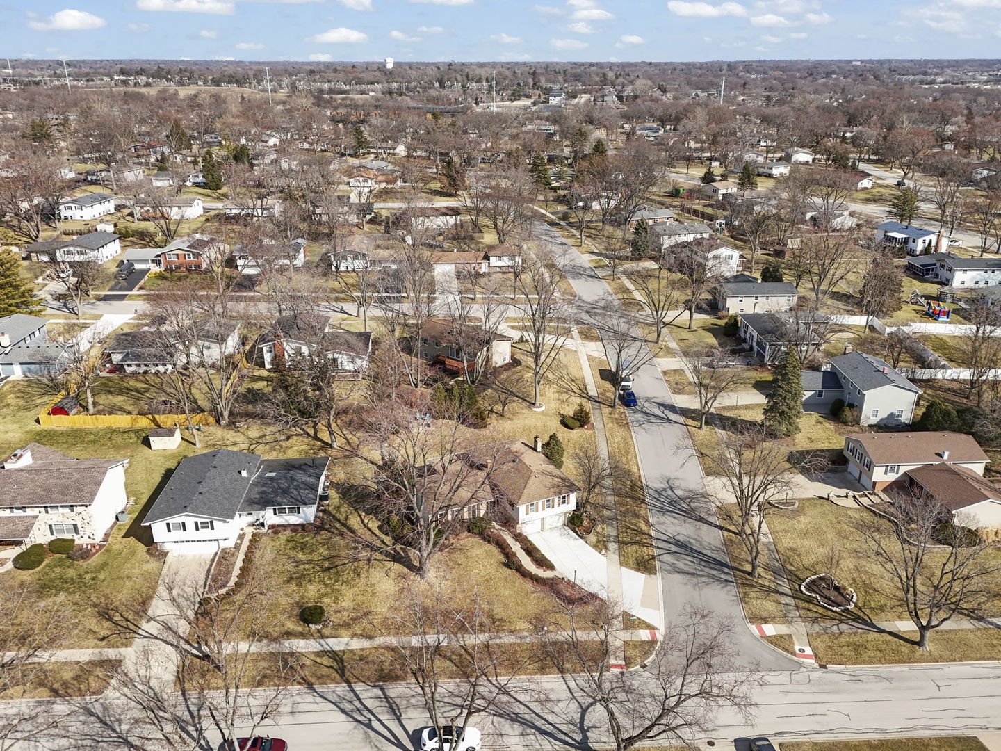 706 Crest Lane, Lisle, IL 60532