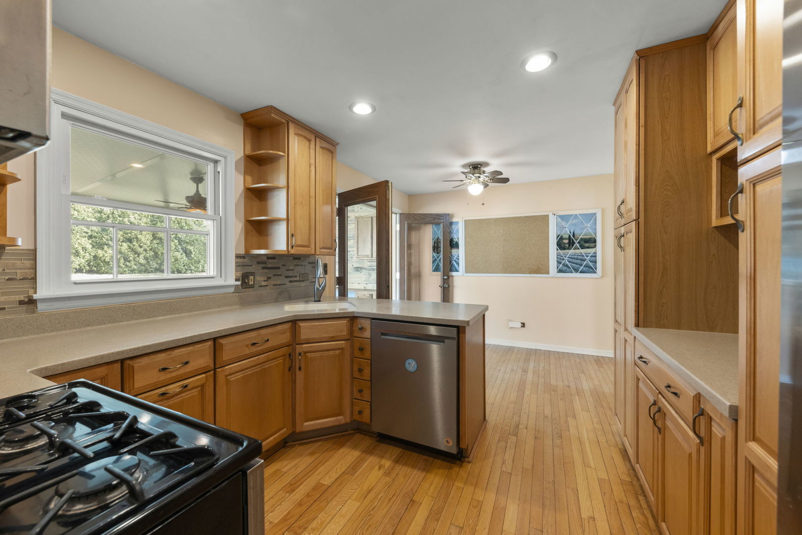 706 Crest Lane, Lisle, IL 60532