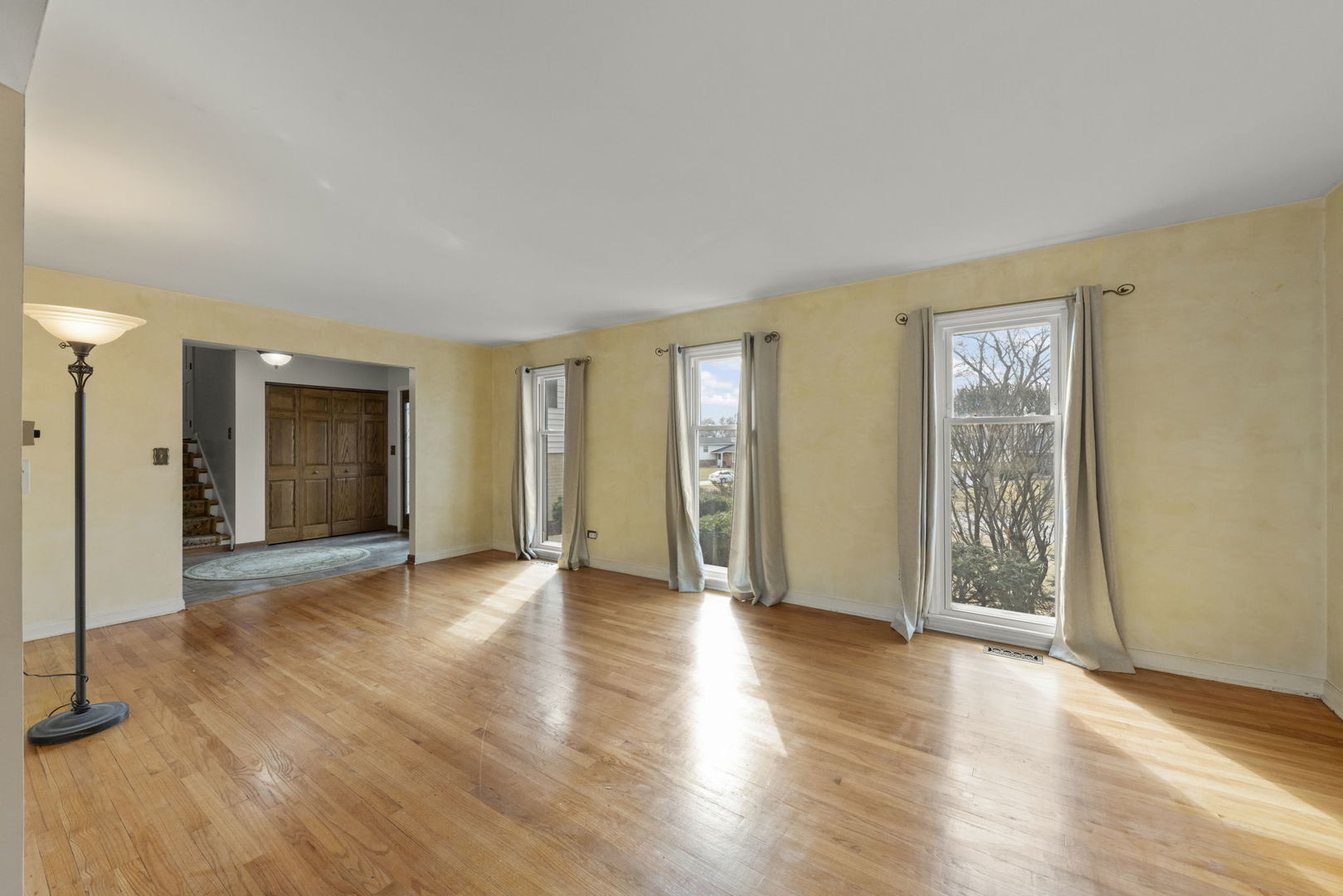 706 Crest Lane, Lisle, IL 60532