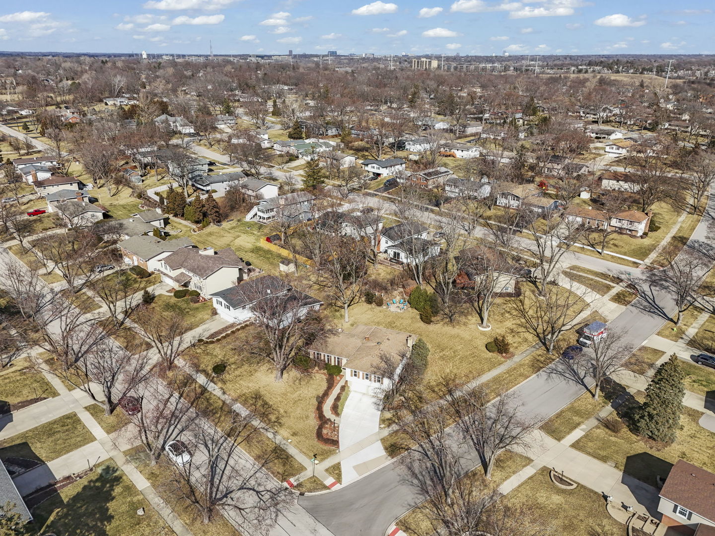 706 Crest Lane, Lisle, IL 60532