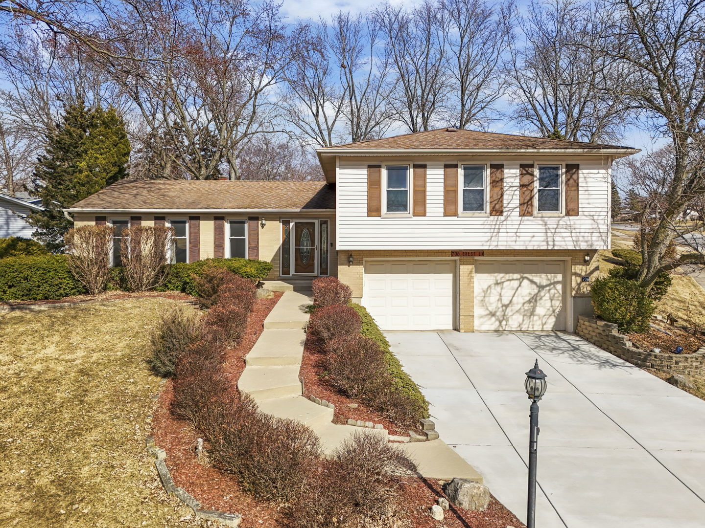 706 Crest Lane, Lisle, IL 60532
