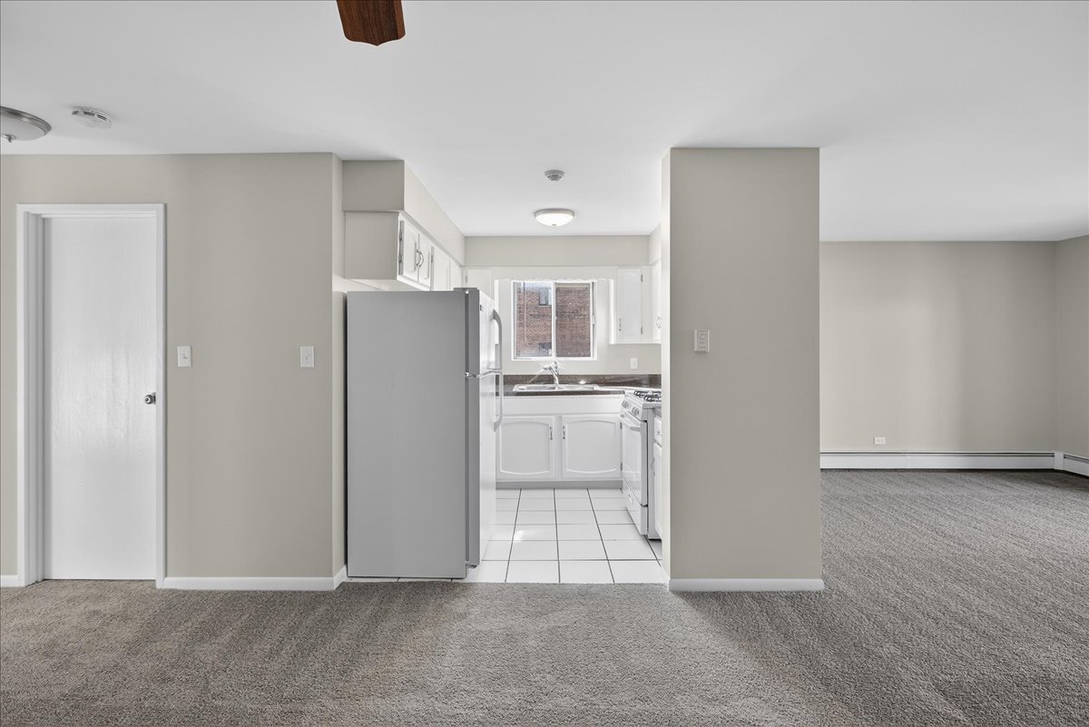 604 W 65th Street #4, Westmont, IL 60559