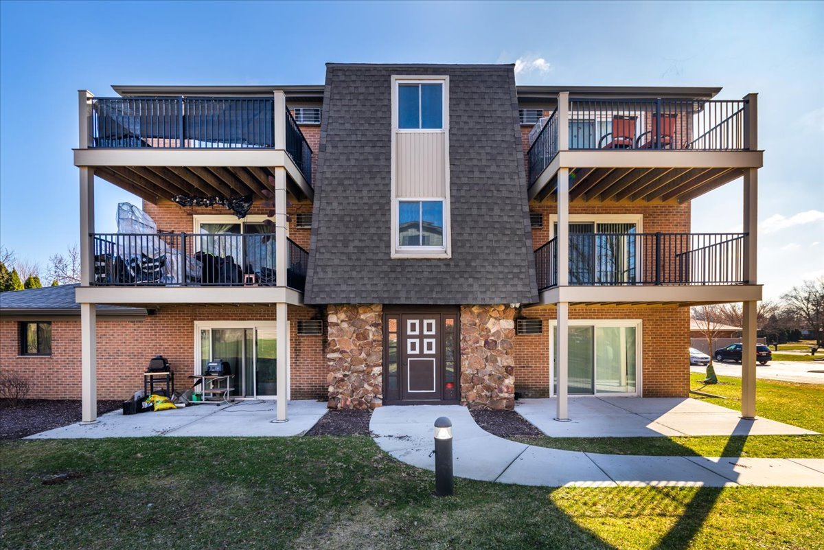 604 W 65th Street #4, Westmont, IL 60559