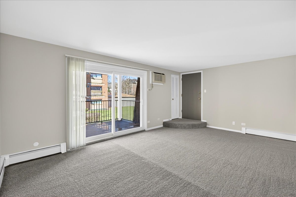 604 W 65th Street #4, Westmont, IL 60559