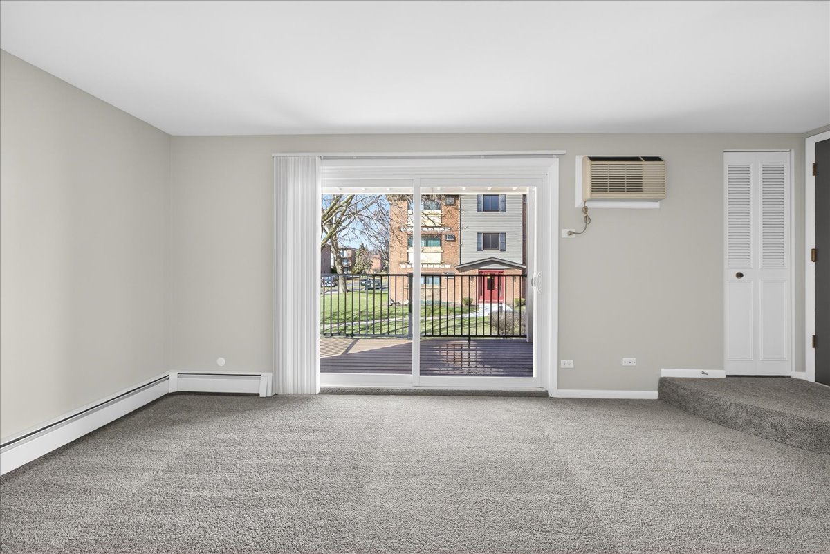 604 W 65th Street #4, Westmont, IL 60559