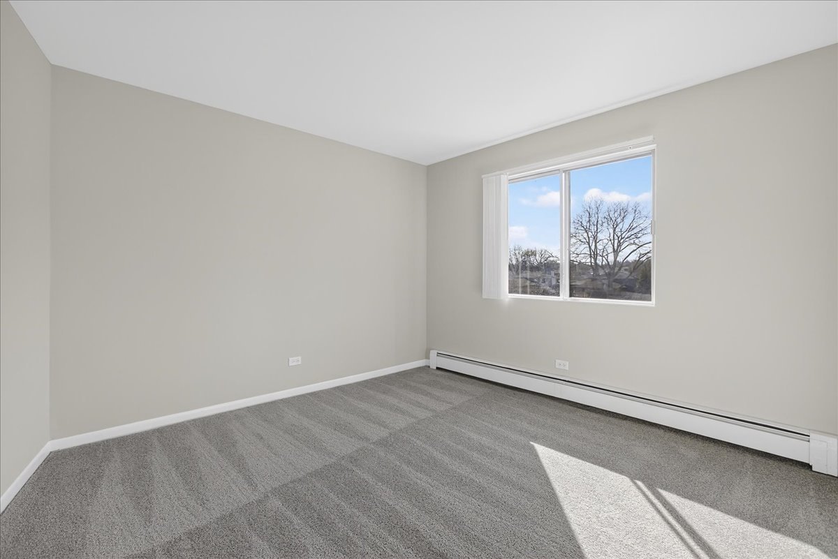 604 W 65th Street #4, Westmont, IL 60559