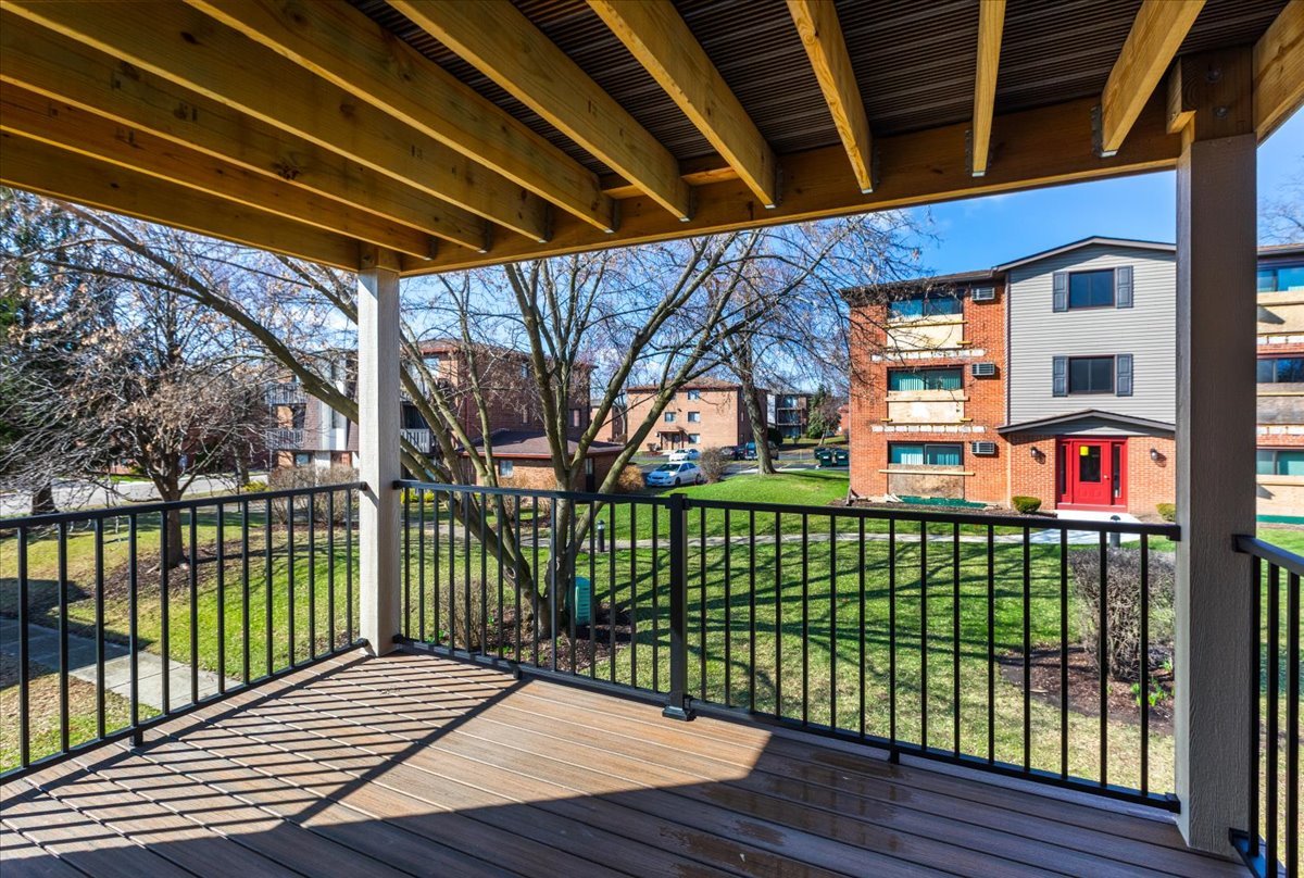 604 W 65th Street #4, Westmont, IL 60559