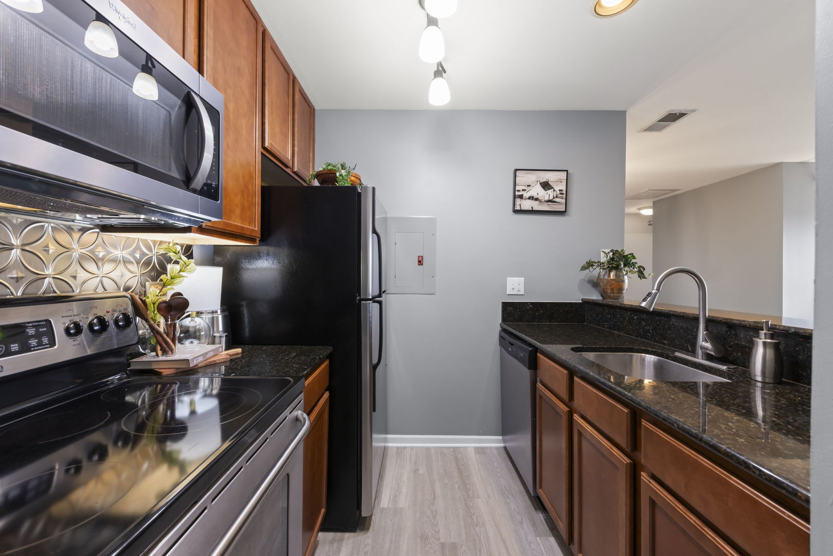 208 Glengarry Drive #302, Bloomingdale, IL 60108