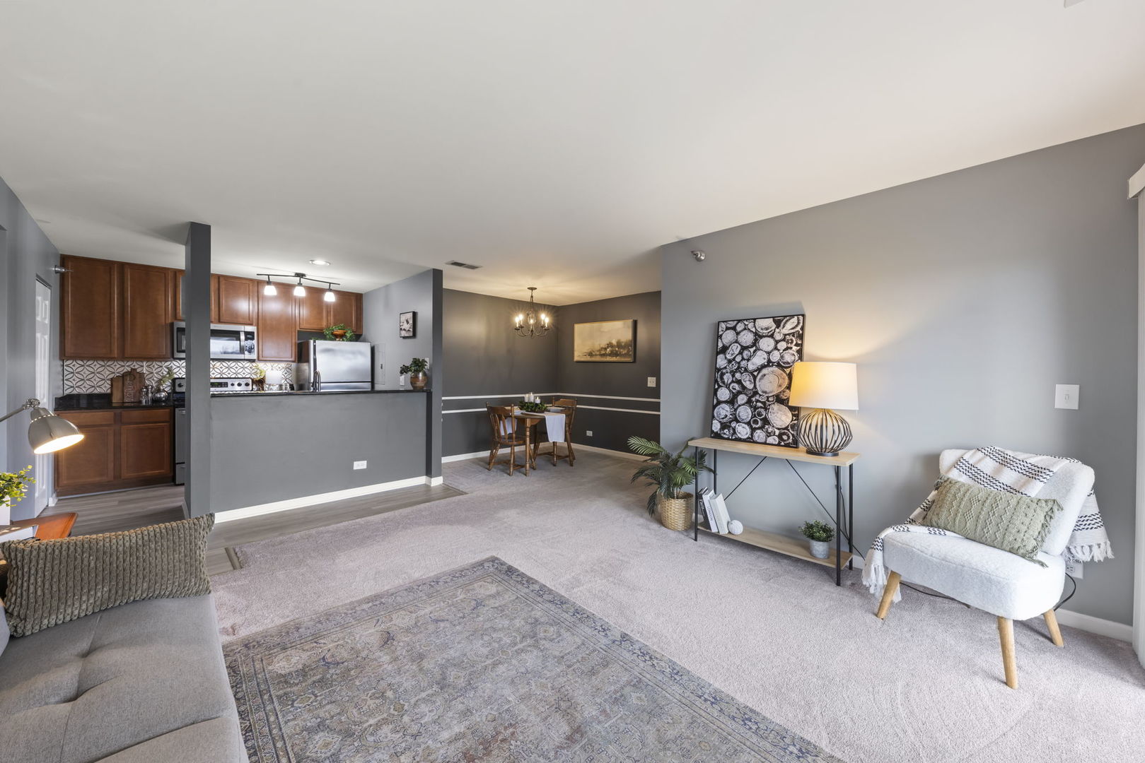 208 Glengarry Drive #302, Bloomingdale, IL 60108