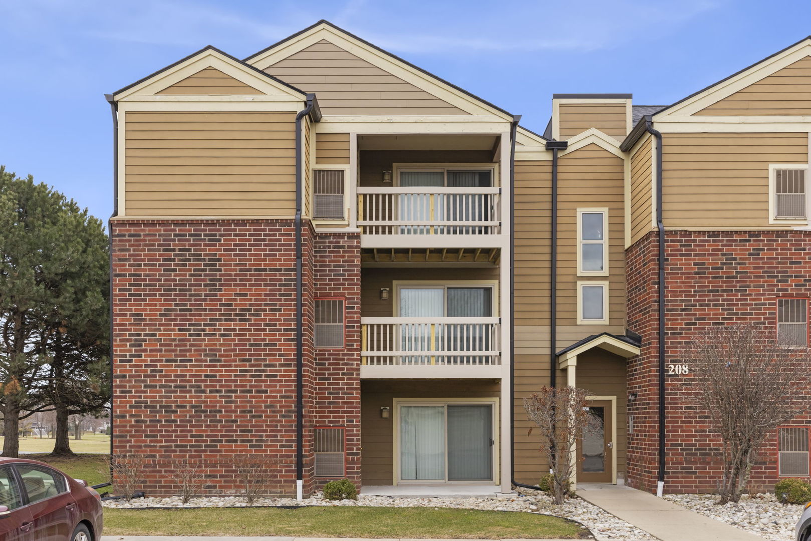 208 Glengarry Drive #302, Bloomingdale, IL 60108