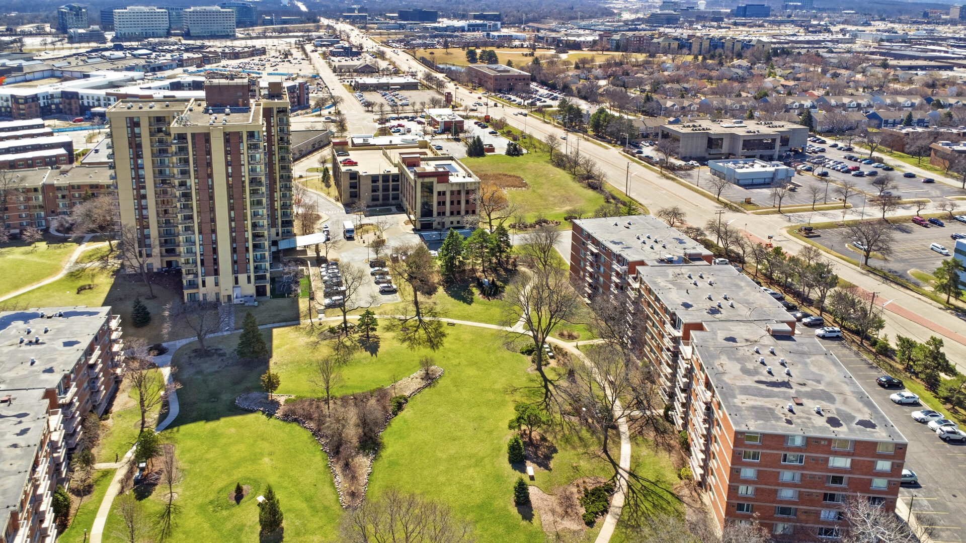 2200 S Stewart Avenue #3J, Lombard, IL 60148