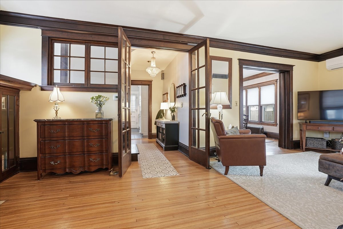 1413 N Clinton Boulevard, Bloomington, IL 61701