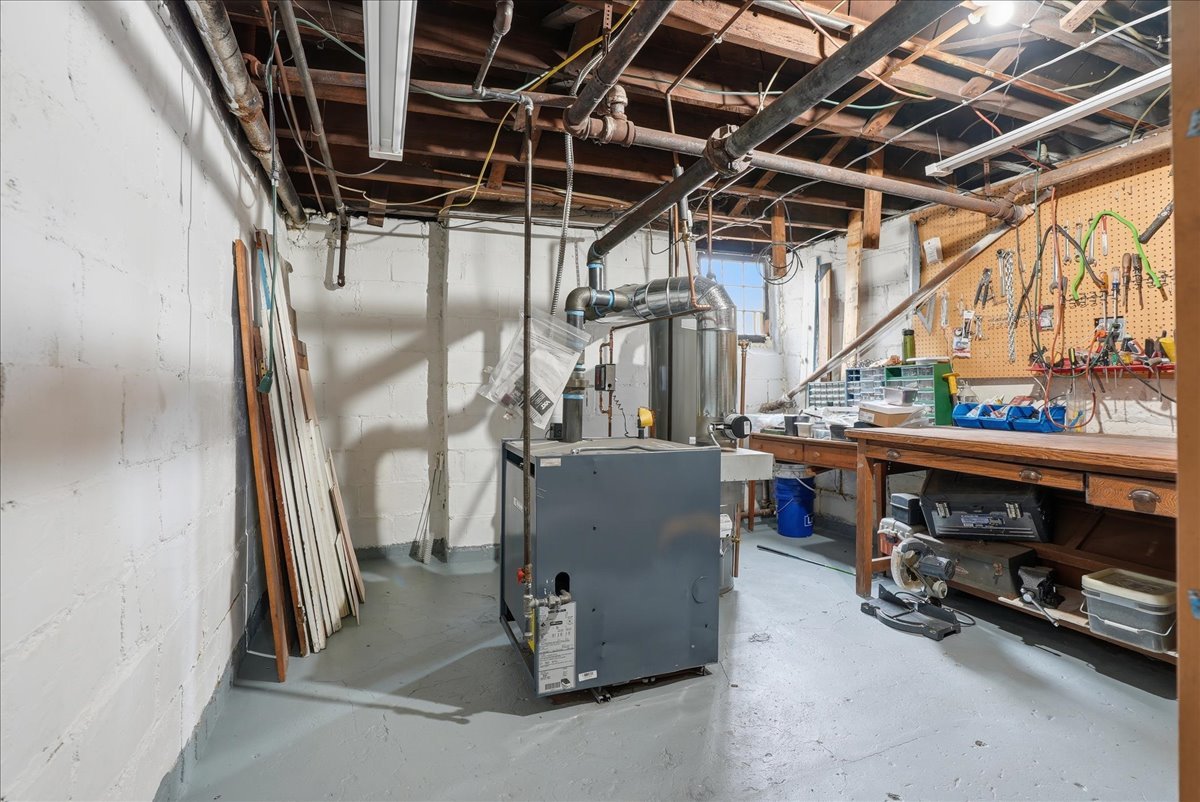 1413 N Clinton Boulevard, Bloomington, IL 61701