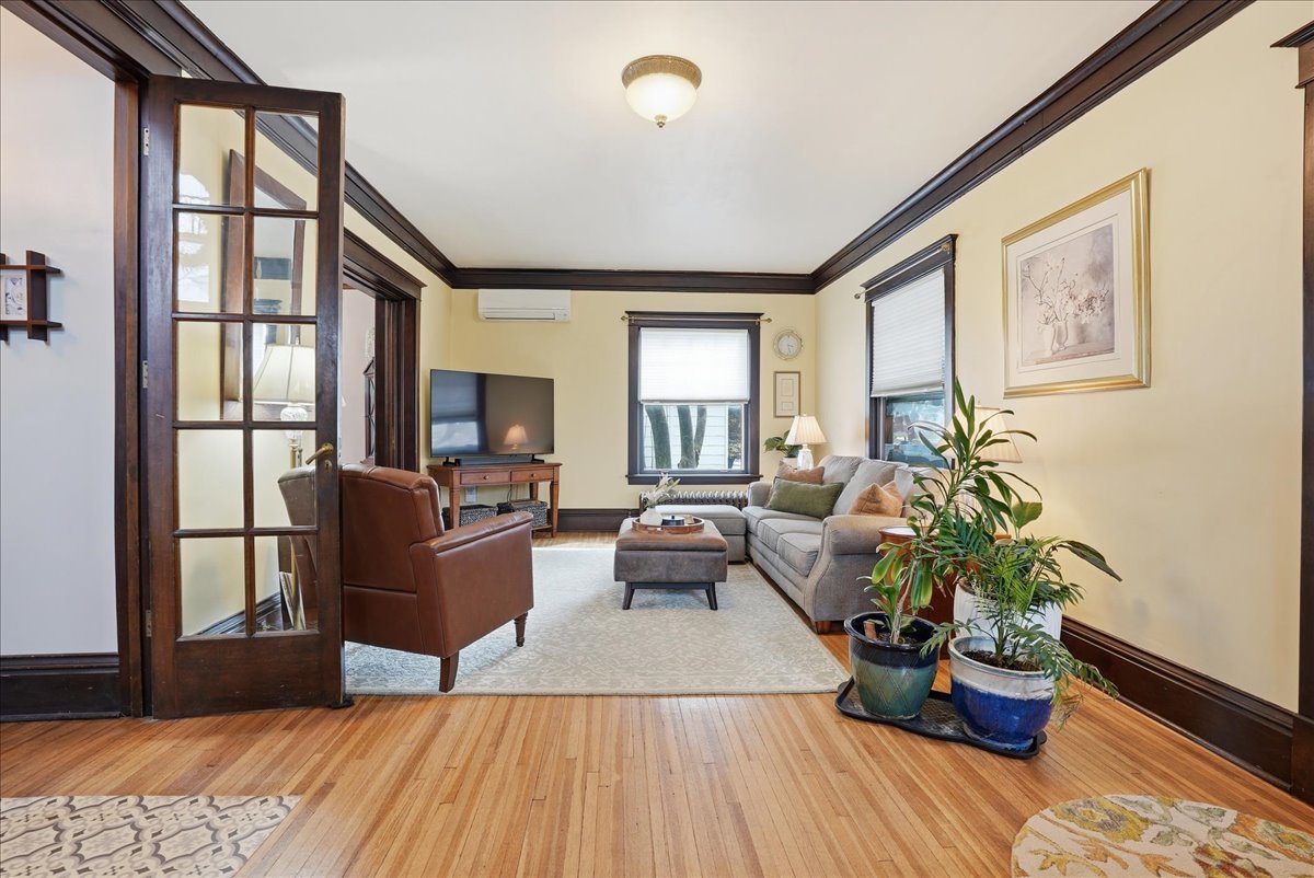 1413 N Clinton Boulevard, Bloomington, IL 61701