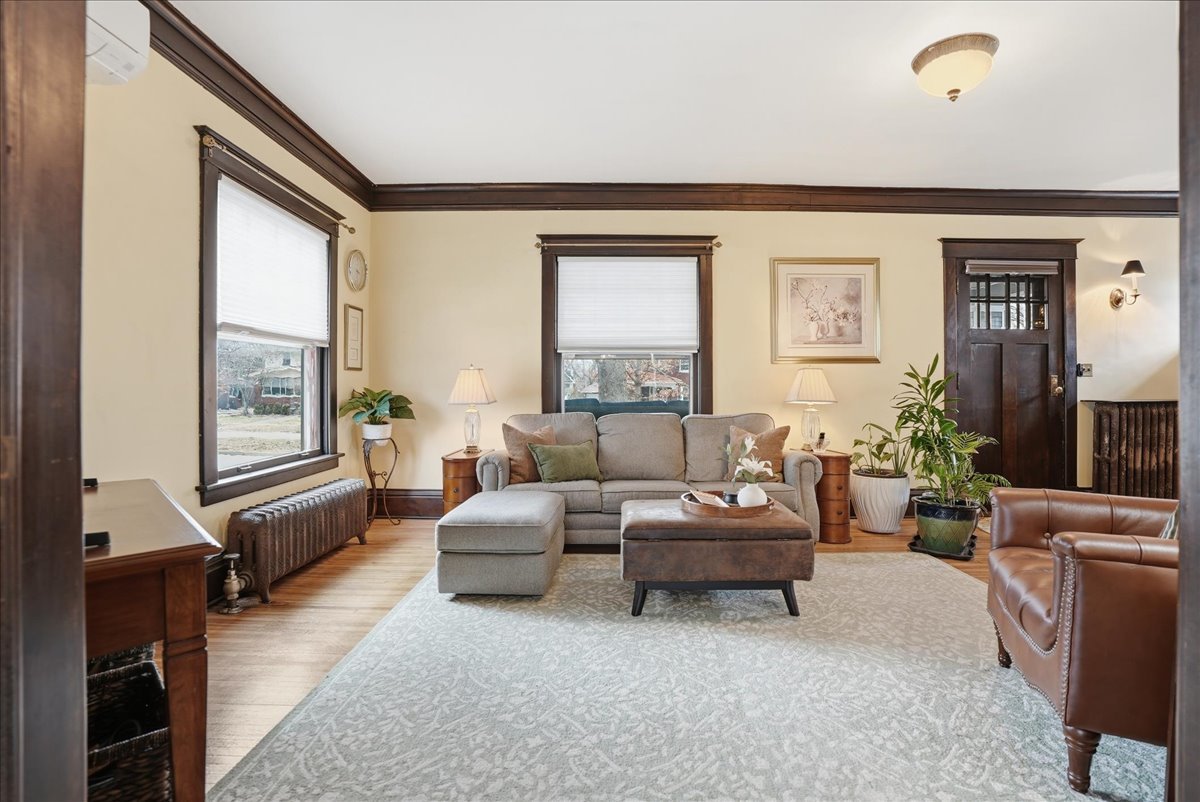 1413 N Clinton Boulevard, Bloomington, IL 61701