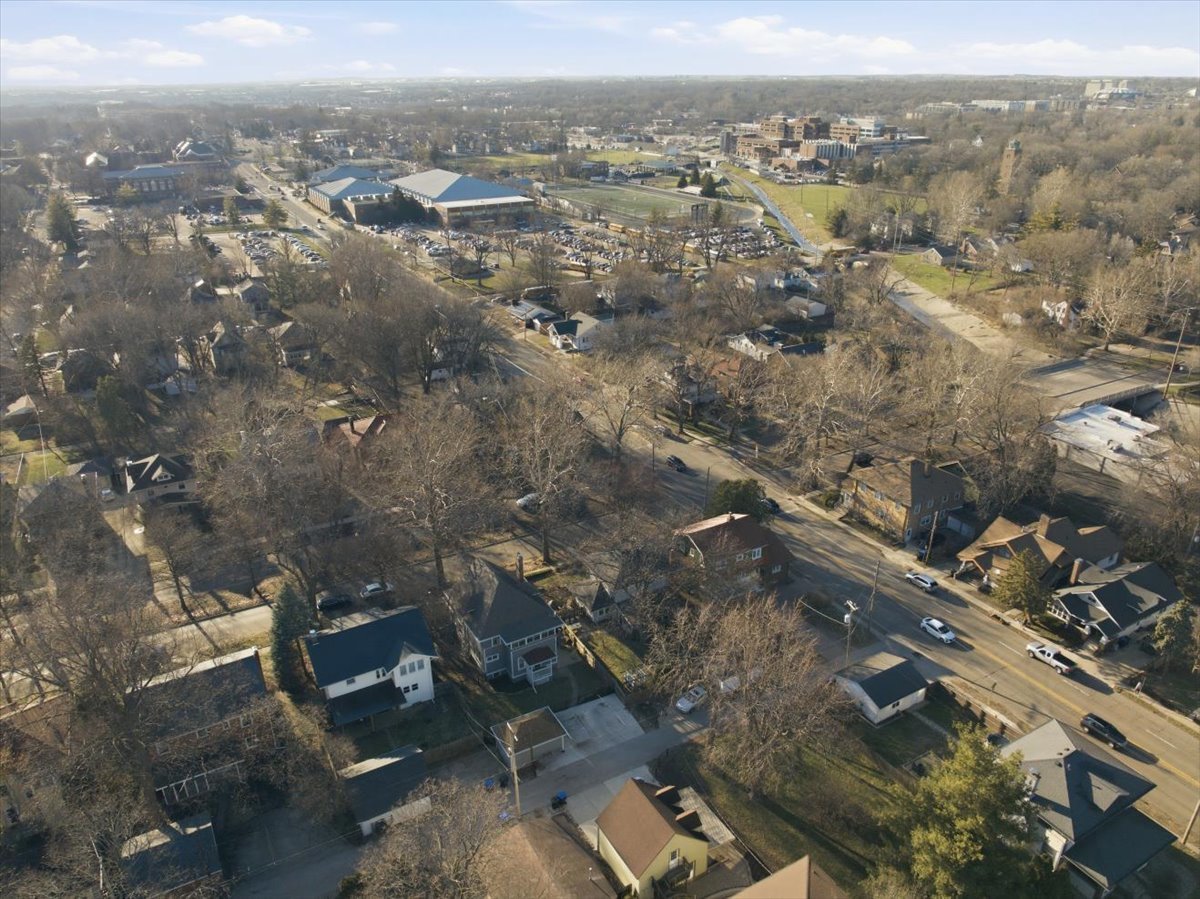 1413 N Clinton Boulevard, Bloomington, IL 61701