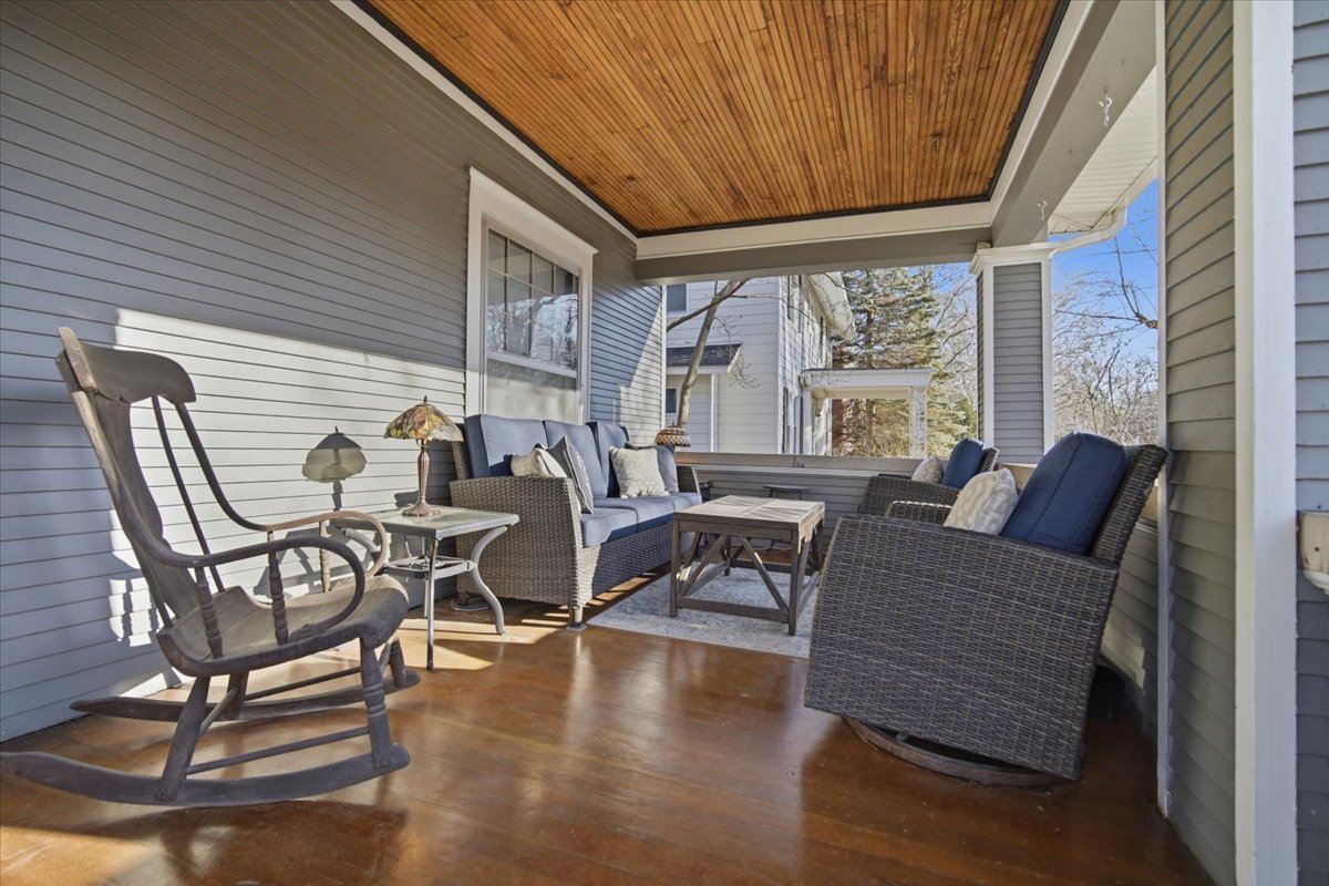 1413 N Clinton Boulevard, Bloomington, IL 61701