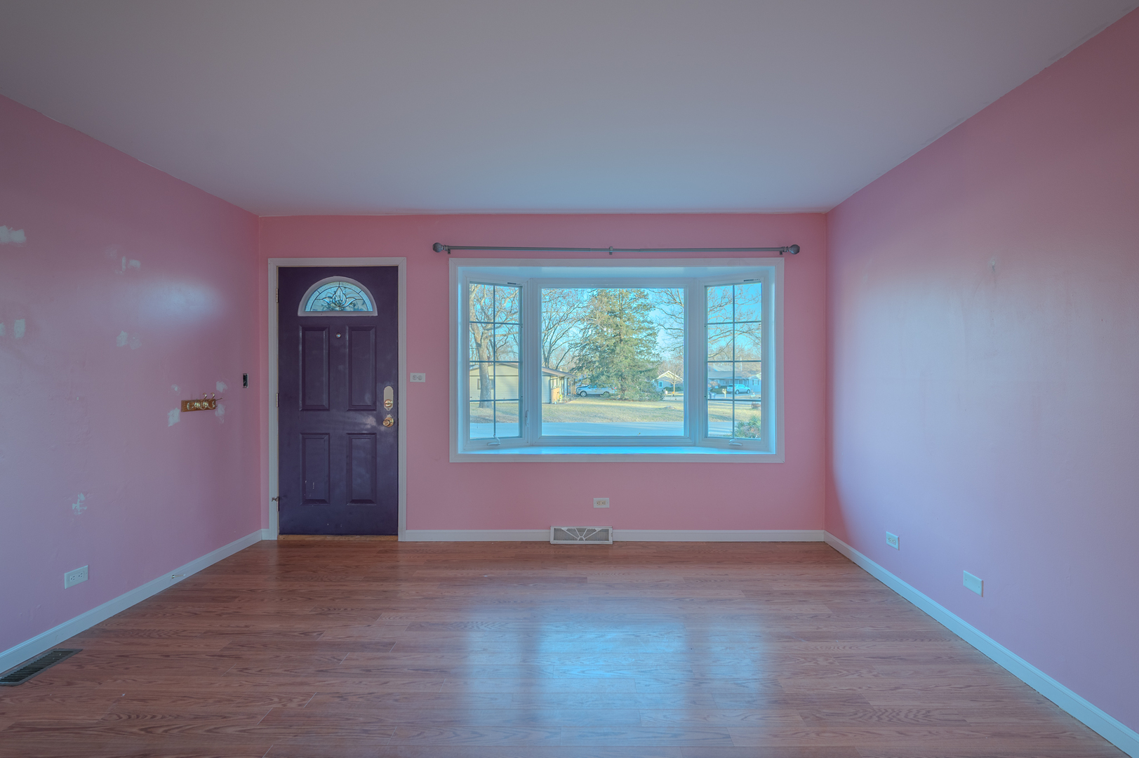 7802 Warwick Avenue, Darien, IL 60561