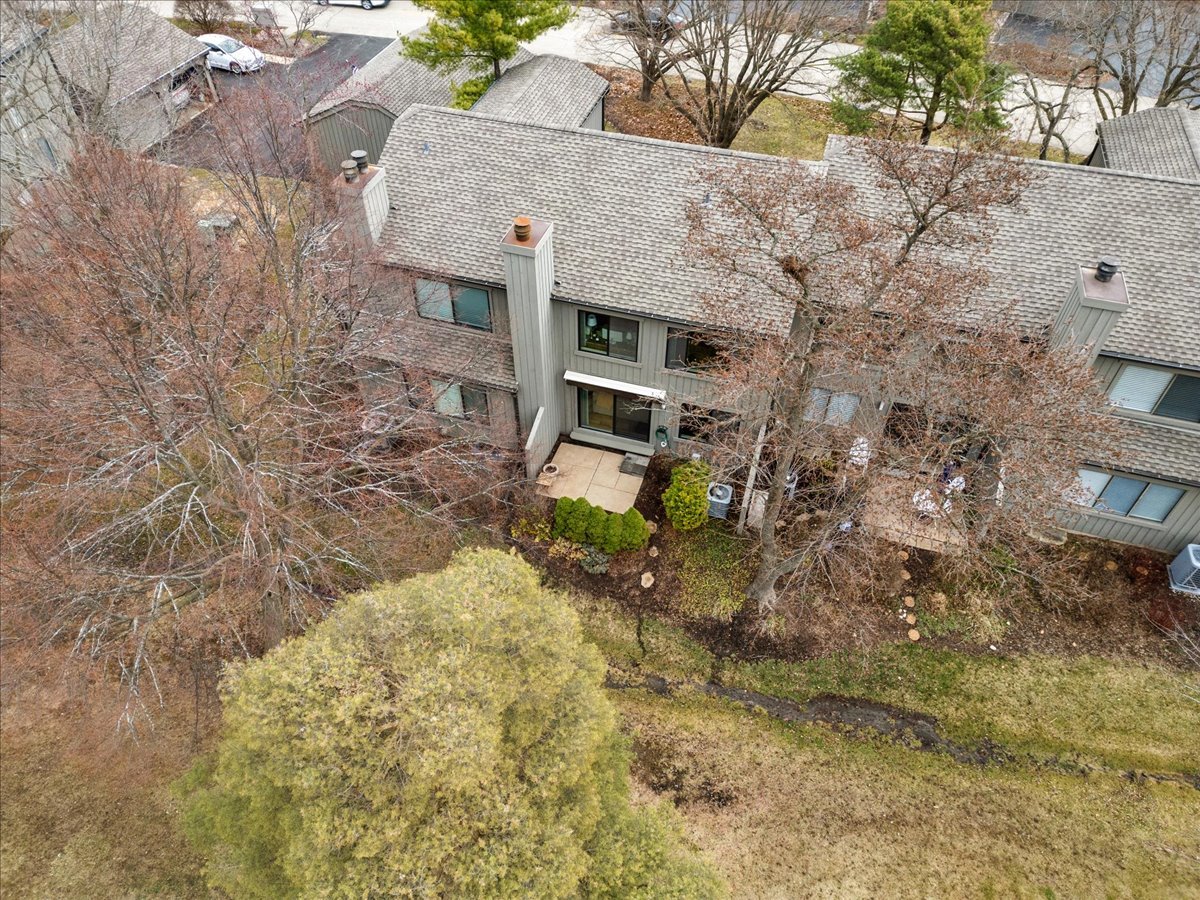 196 Shoreline Road, Lake Barrington, IL 60010