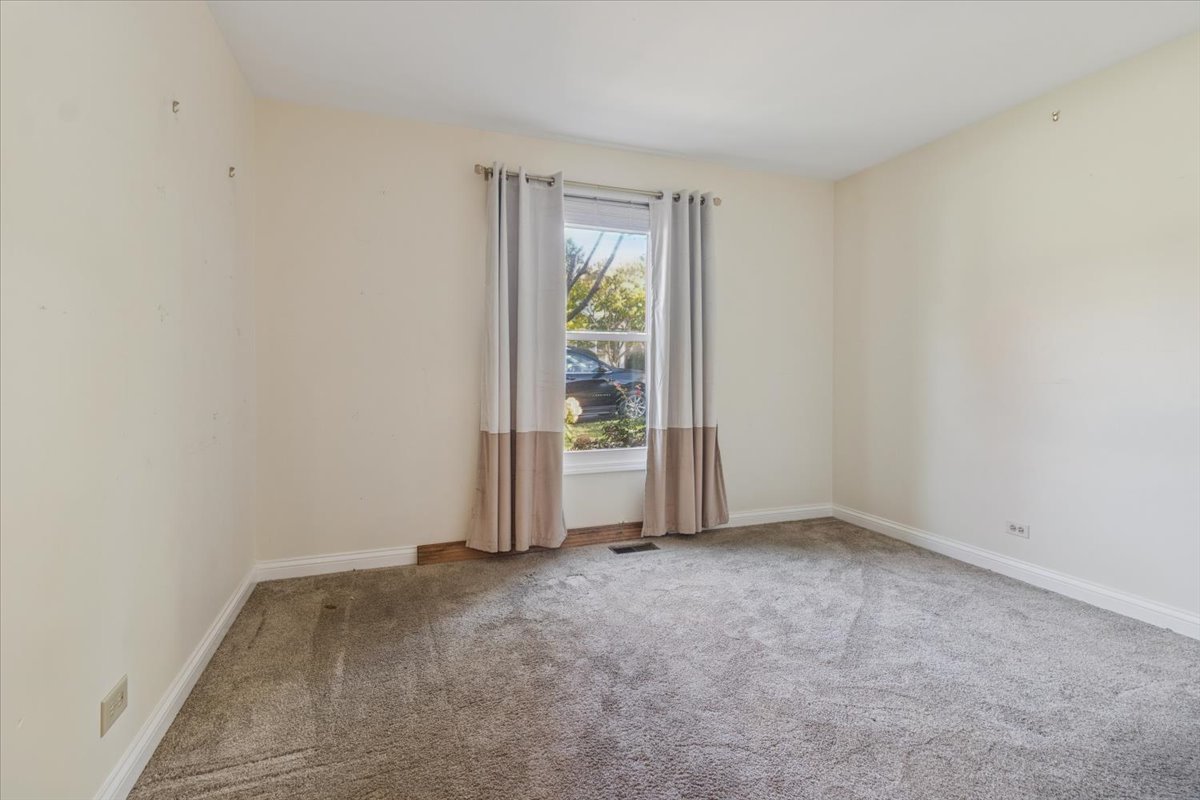 417 River Bluff Circle, Naperville, IL 60540