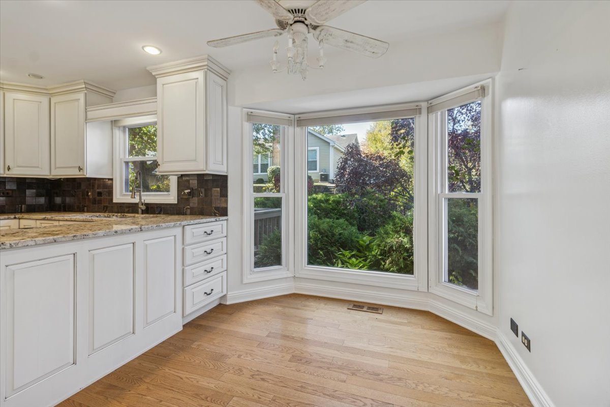 417 River Bluff Circle, Naperville, IL 60540