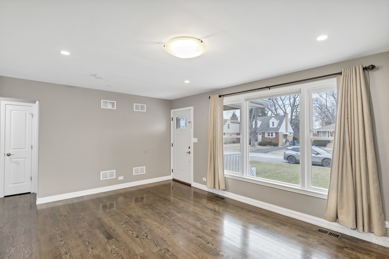 250 N Irving Avenue, Hillside, IL 60162