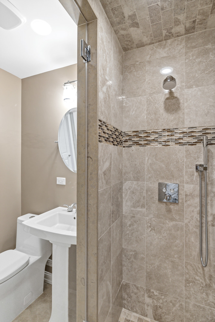 250 N Irving Avenue, Hillside, IL 60162