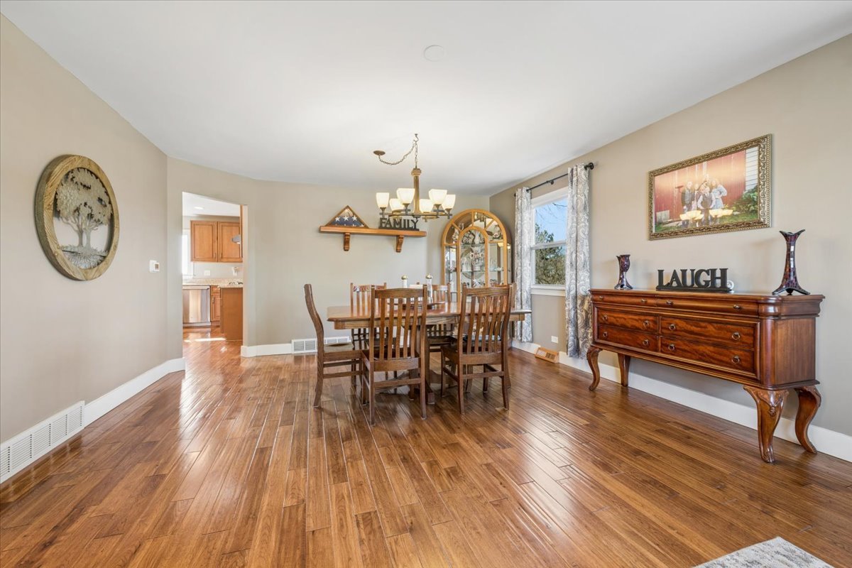 35 EAGLE VIEW Lane, Oswego, IL 60543