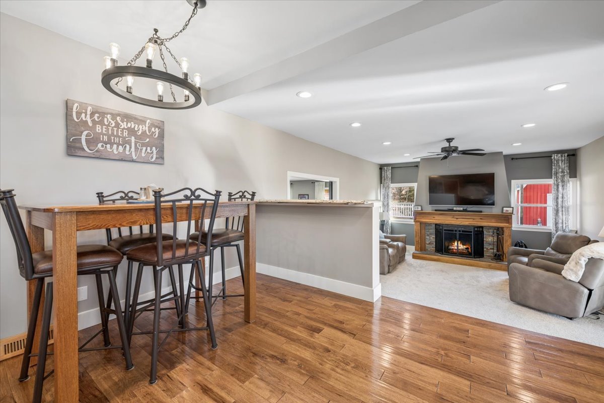 35 EAGLE VIEW Lane, Oswego, IL 60543