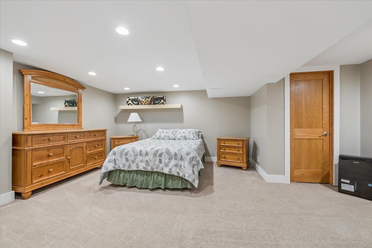 35 EAGLE VIEW Lane, Oswego, IL 60543