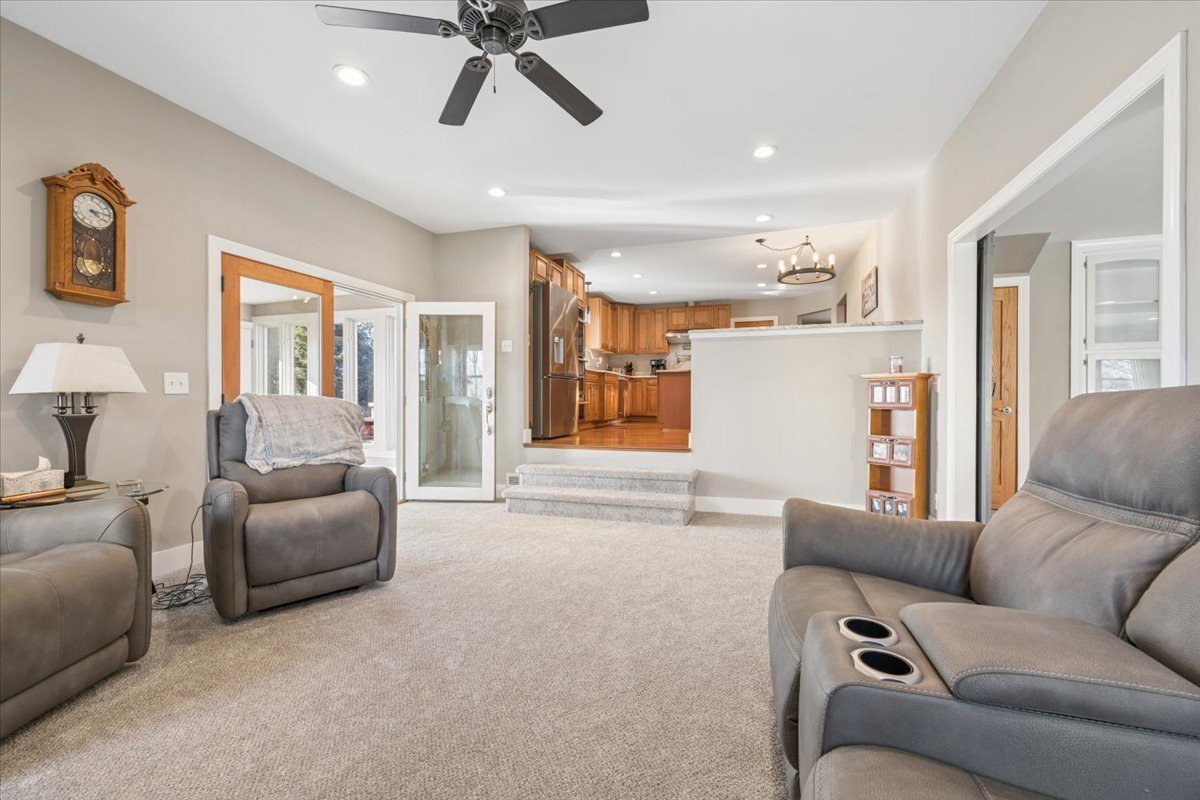 35 EAGLE VIEW Lane, Oswego, IL 60543