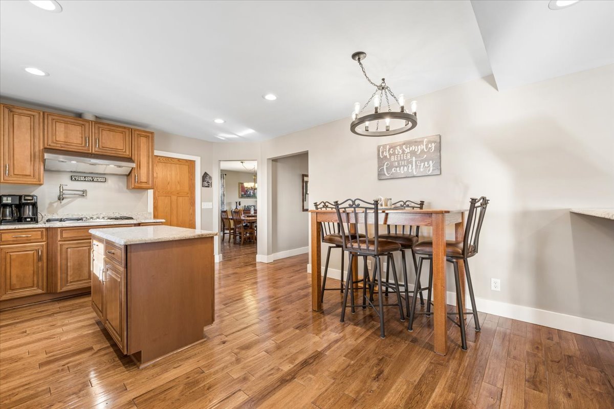 35 EAGLE VIEW Lane, Oswego, IL 60543