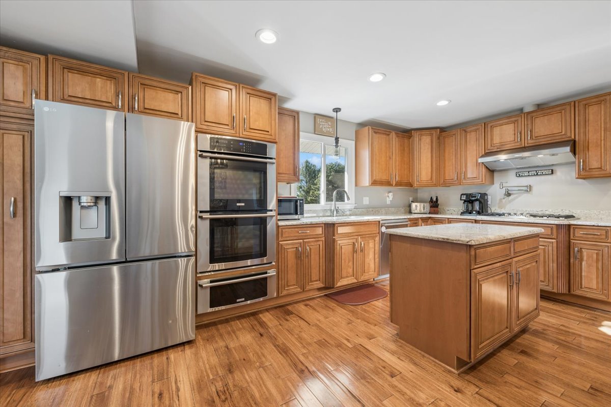 35 EAGLE VIEW Lane, Oswego, IL 60543