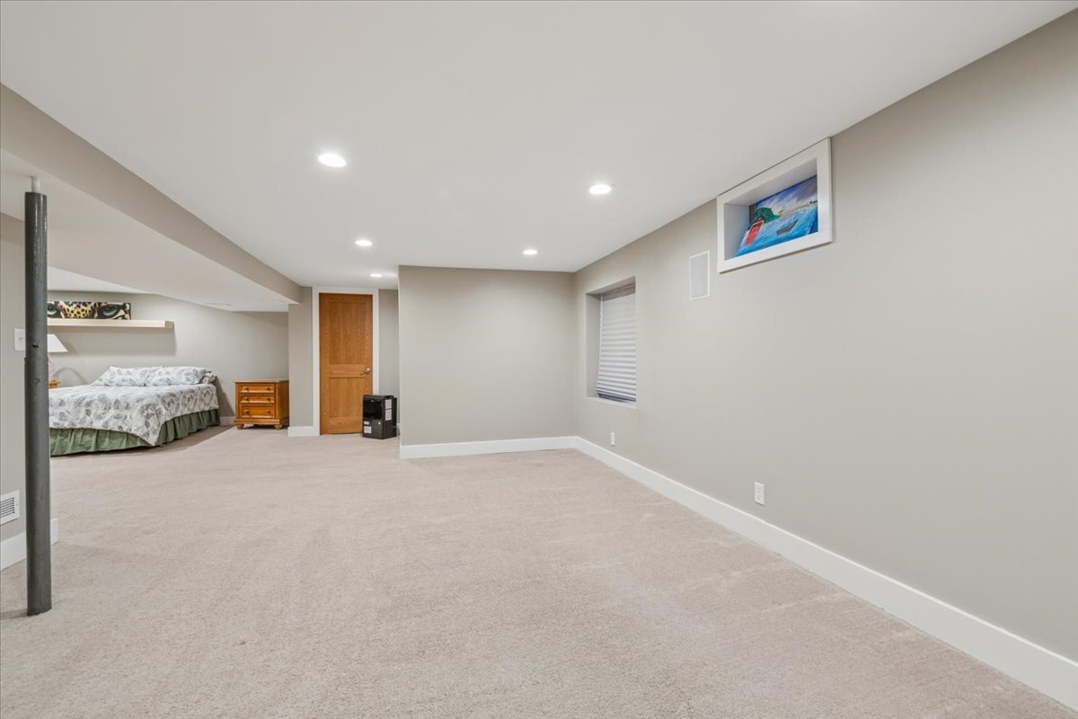 35 EAGLE VIEW Lane, Oswego, IL 60543