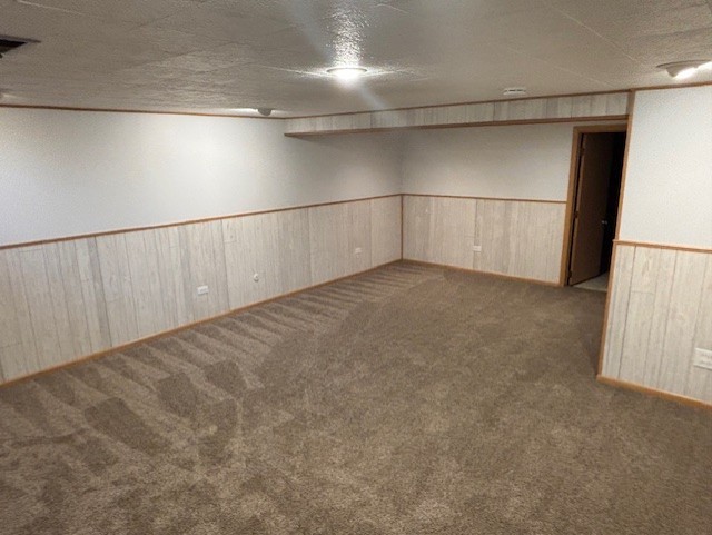 211 Applewood Lane, Bloomingdale, IL 60108