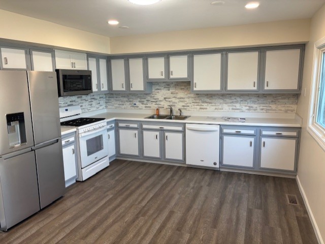 211 Applewood Lane, Bloomingdale, IL 60108