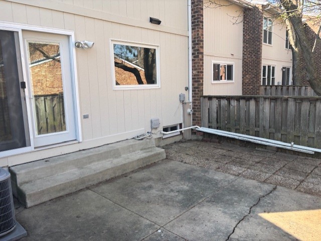 211 Applewood Lane, Bloomingdale, IL 60108