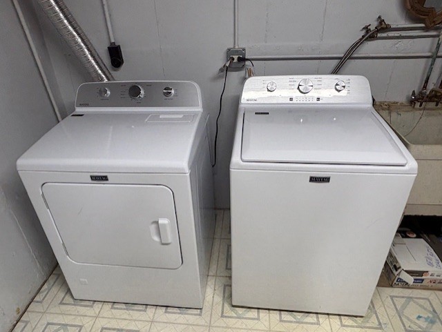 211 Applewood Lane, Bloomingdale, IL 60108