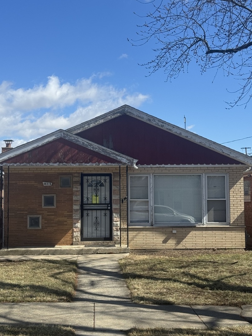 16319 Carse Avenue, Harvey, IL 60426