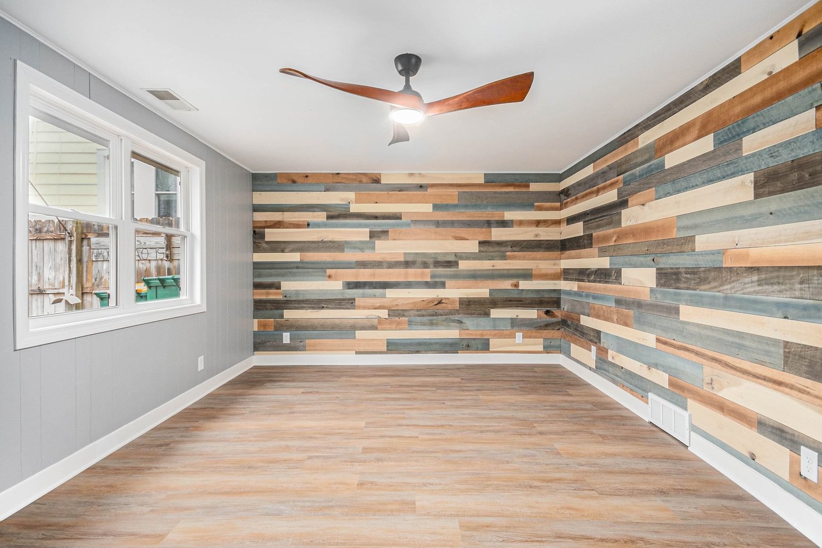 215 W Main Street, Kirkland, IL 60146