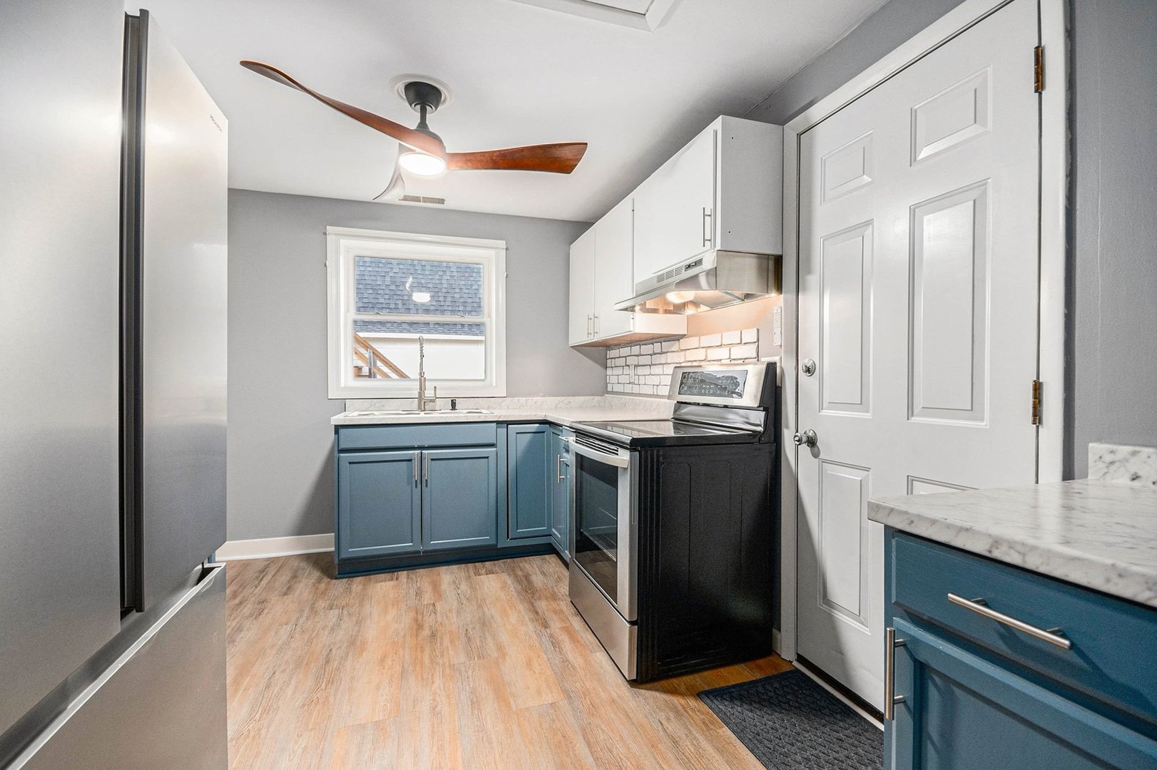 215 W Main Street, Kirkland, IL 60146