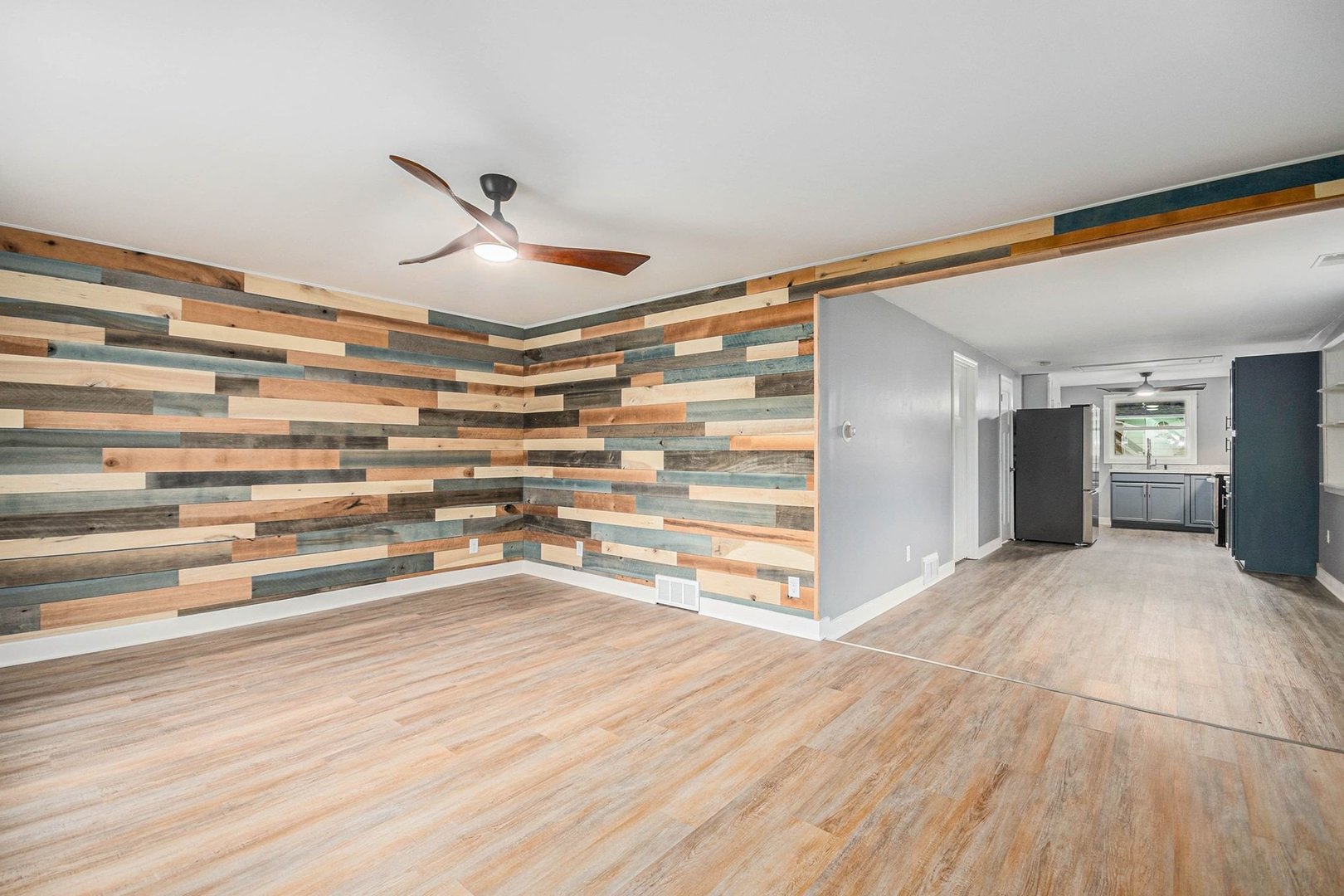 215 W Main Street, Kirkland, IL 60146