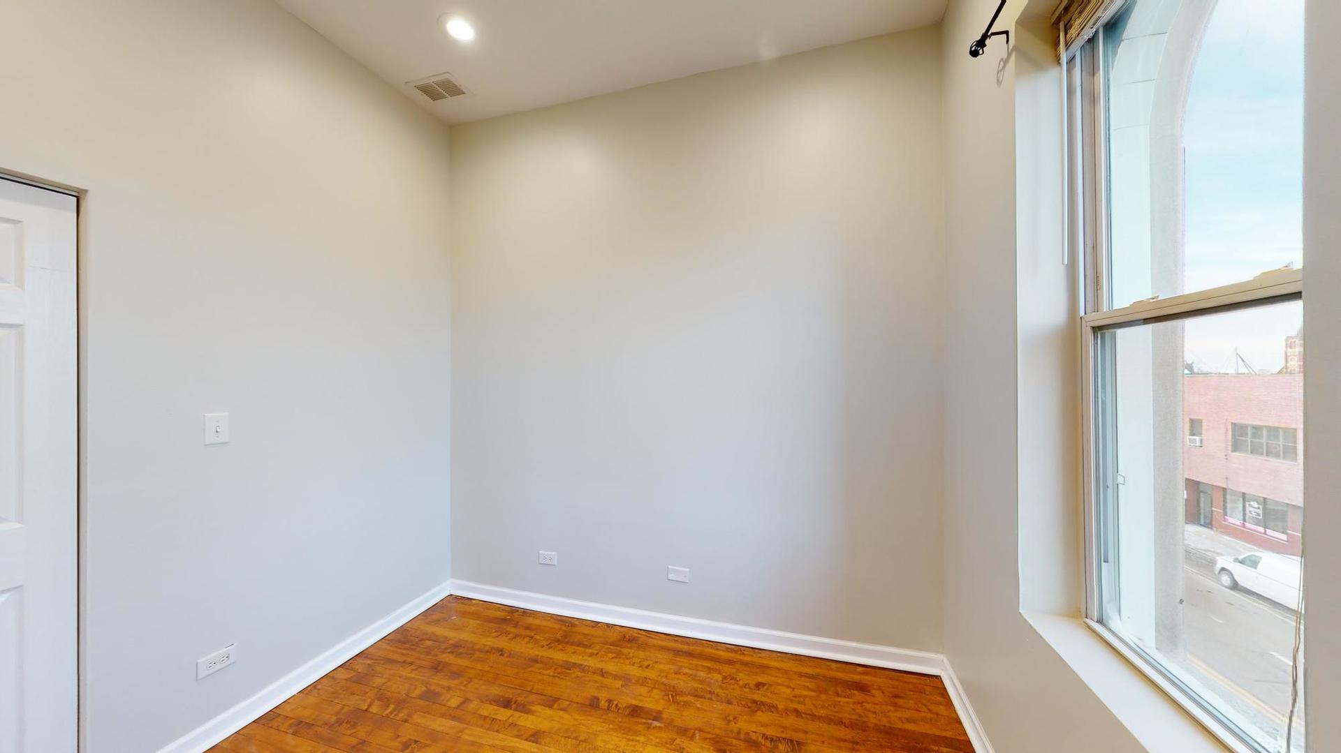 1945 W Cermak Road #3, Chicago, IL 60608