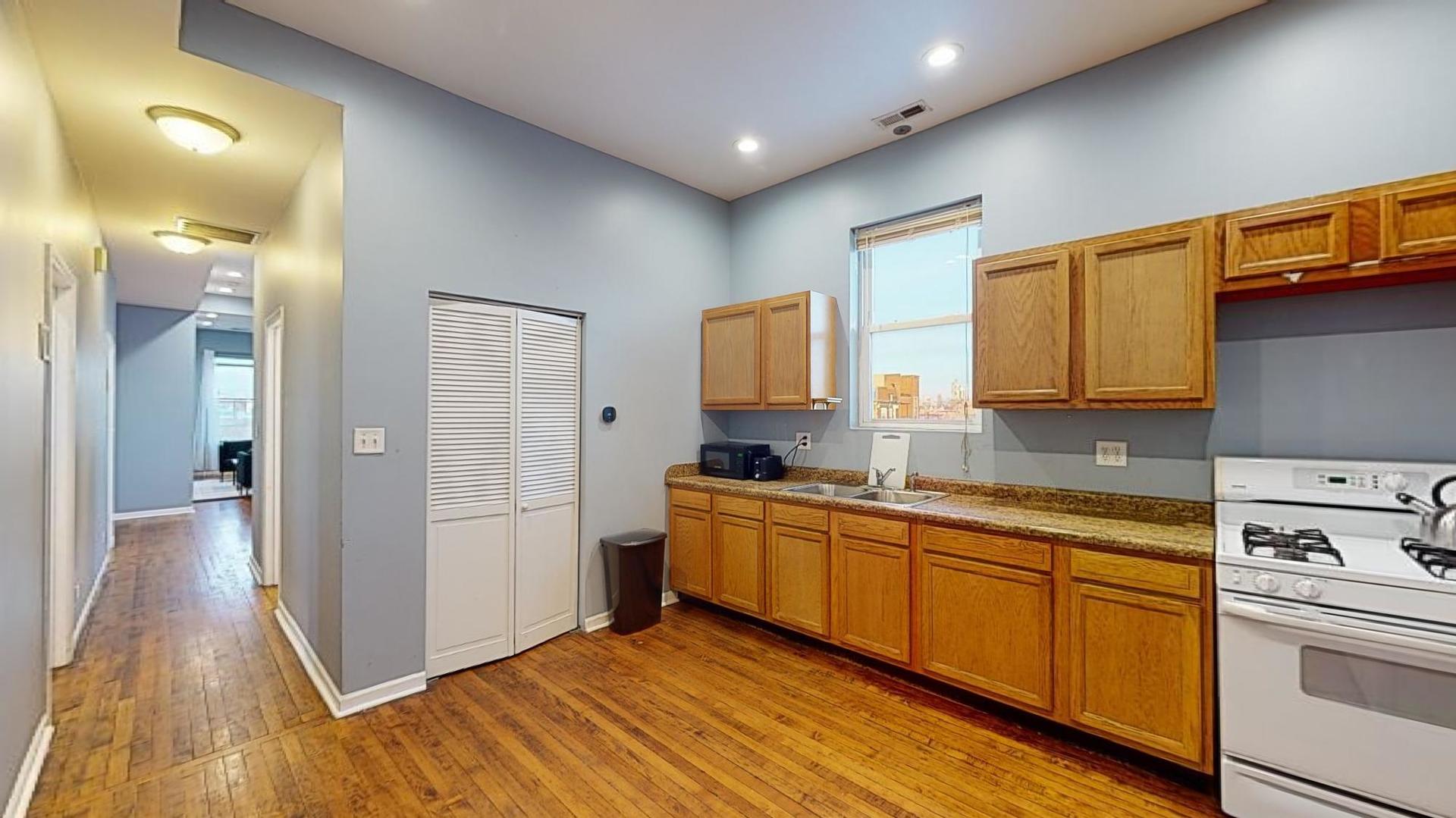 1945 W Cermak Road #3, Chicago, IL 60608