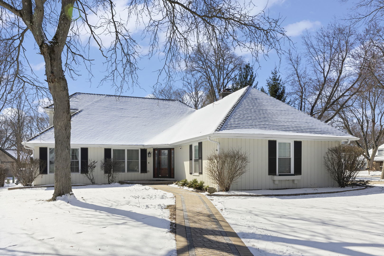 26W055 Cree Lane, Wheaton, IL 60189