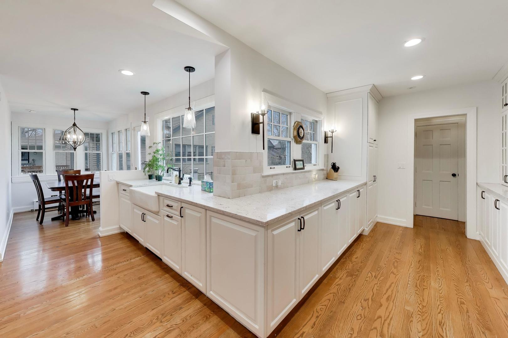 100 Arthur Street, Park Ridge, IL 60068