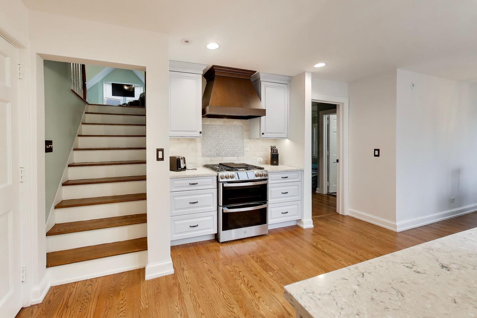 100 Arthur Street, Park Ridge, IL 60068