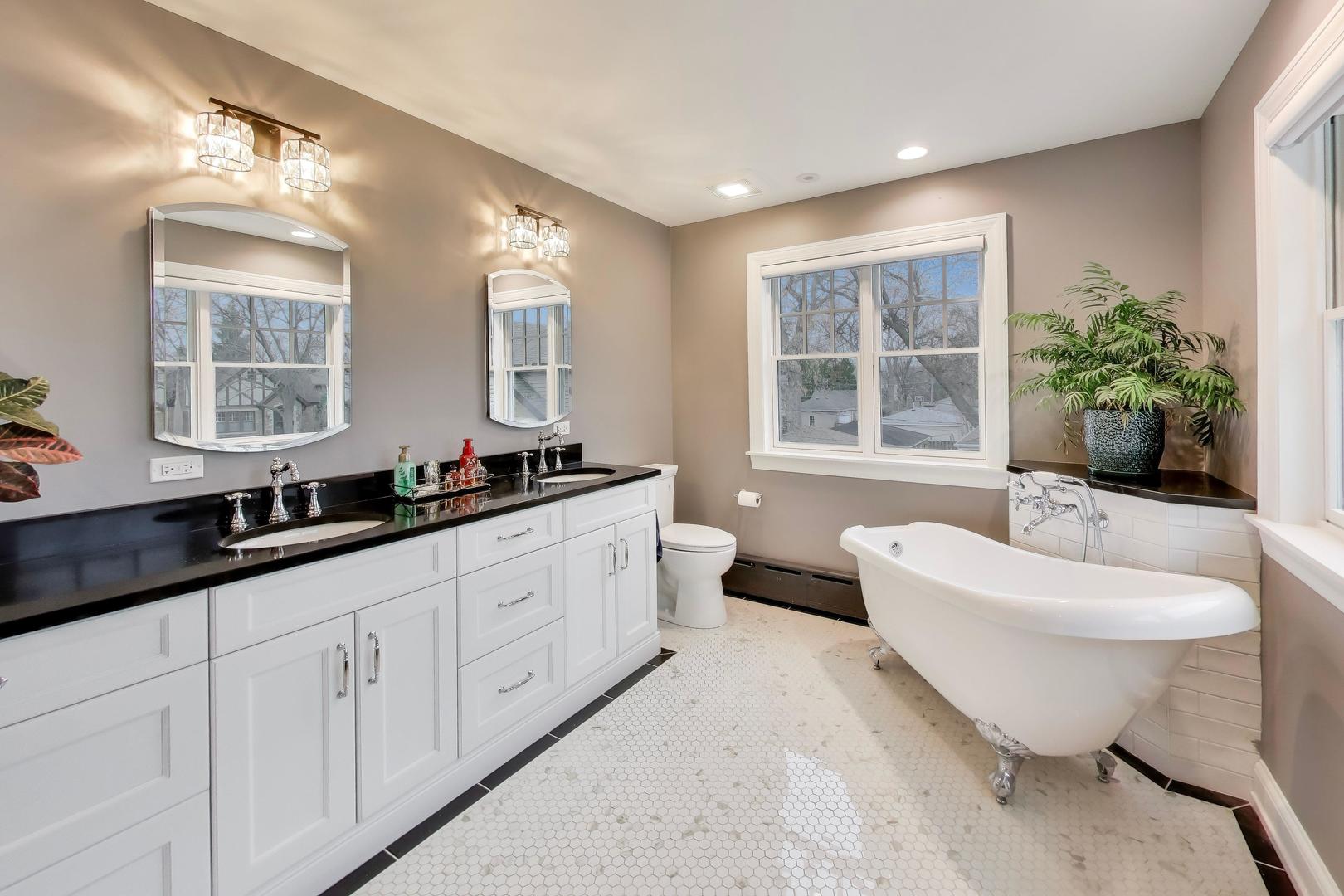 100 Arthur Street, Park Ridge, IL 60068