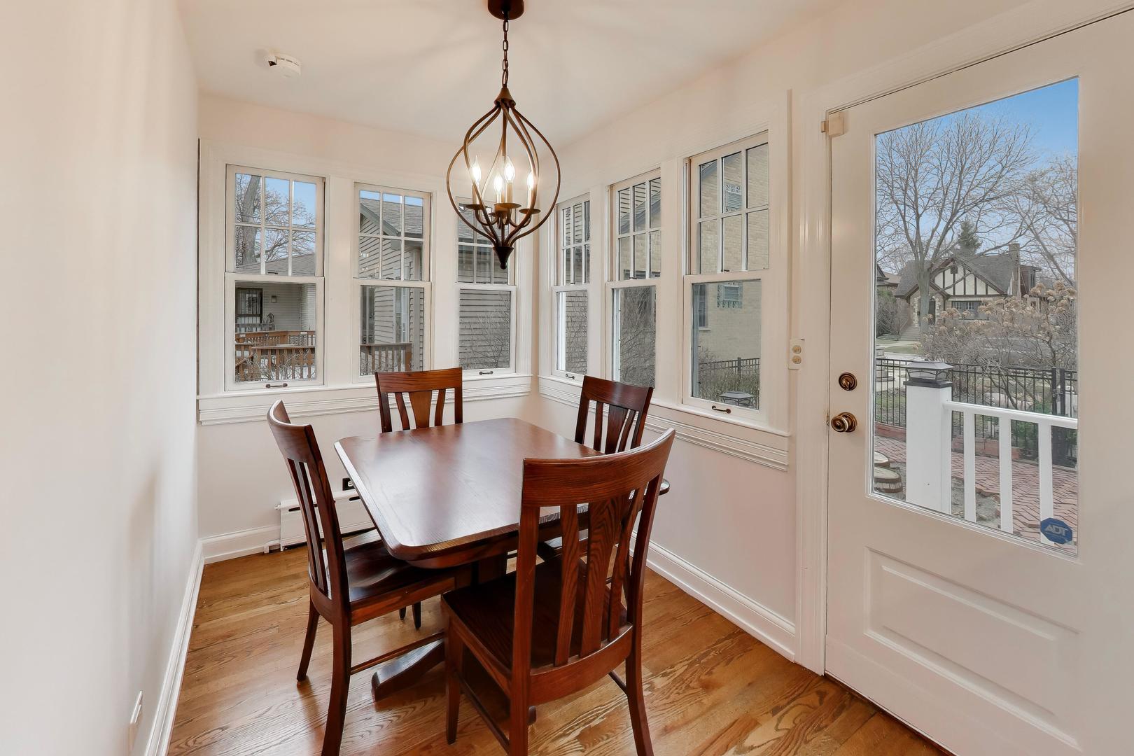 100 Arthur Street, Park Ridge, IL 60068